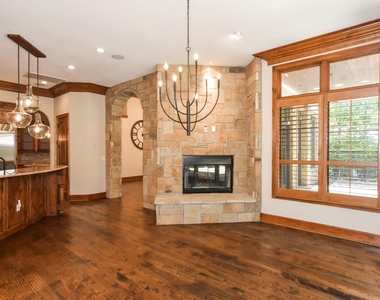 11845 Verona Court - Photo Thumbnail 8