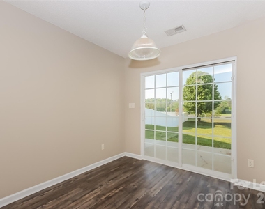 2170 Wexford Way - Photo Thumbnail 7