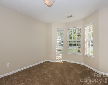 2170 Wexford Way - Photo Thumbnail 10