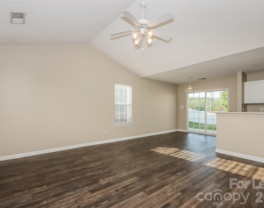 2170 Wexford Way - Photo Thumbnail 5