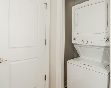 701 Royal Court - Photo Thumbnail 16