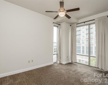 701 Royal Court - Photo Thumbnail 9
