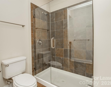 701 Royal Court - Photo Thumbnail 12