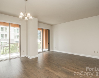 701 Royal Court - Photo Thumbnail 1