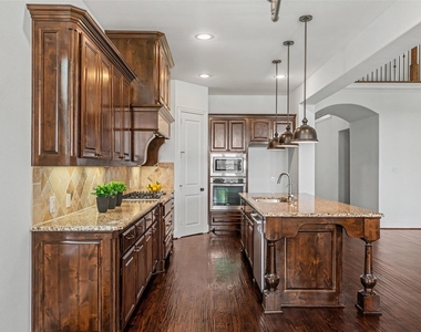 7527 Wright Drive - Photo Thumbnail 12