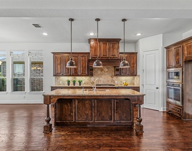 7527 Wright Drive - Photo Thumbnail 3