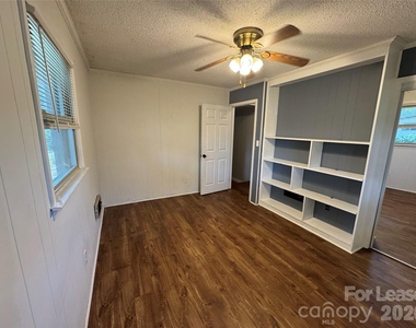 805 Furman Street - Photo Thumbnail 9