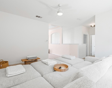 16012 Alvarado Drive - Photo Thumbnail 11