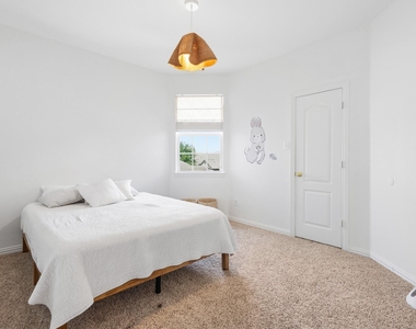 16012 Alvarado Drive - Photo Thumbnail 15