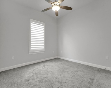 175 Calla Drive - Photo Thumbnail 20