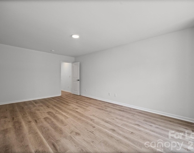 1093 Chicory Trace - Photo Thumbnail 14