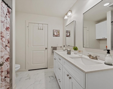 1206 Claude Street - Photo Thumbnail 11
