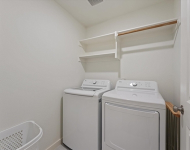 1206 Claude Street - Photo Thumbnail 16