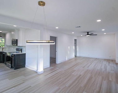 4809 S Ridge Terrace - Photo Thumbnail 5
