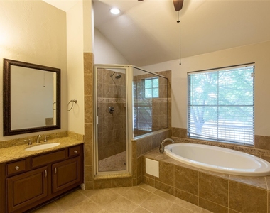 609 Regency Drive - Photo Thumbnail 22