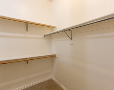 609 Regency Drive - Photo Thumbnail 24