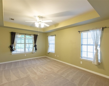 609 Regency Drive - Photo Thumbnail 20