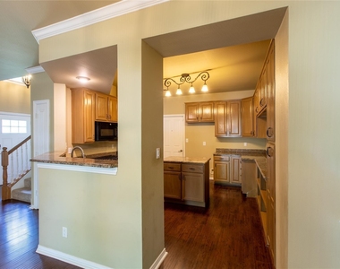 609 Regency Drive - Photo Thumbnail 11