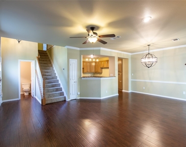 609 Regency Drive - Photo Thumbnail 3
