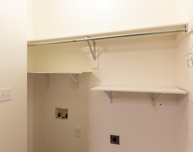 609 Regency Drive - Photo Thumbnail 26