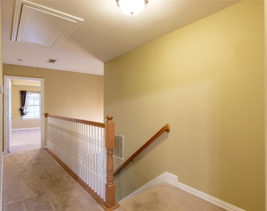 609 Regency Drive - Photo Thumbnail 16
