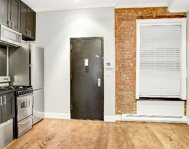 15 West 103rd Street - Photo Thumbnail 1