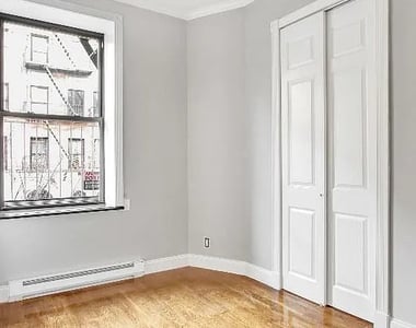 15 West 103rd Street - Photo Thumbnail 2