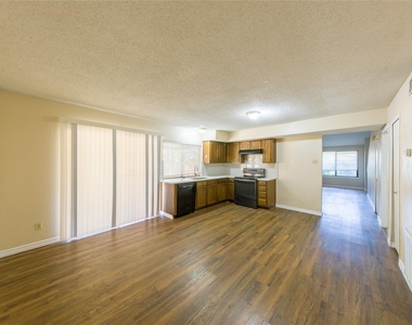 2814 Lancer Lane - Photo Thumbnail 13