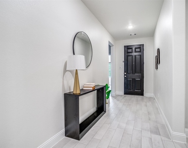 16705 Lincoln Park Lane - Photo Thumbnail 3