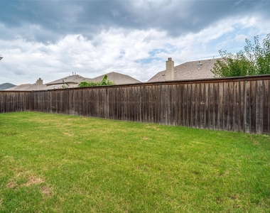 16705 Lincoln Park Lane - Photo Thumbnail 12