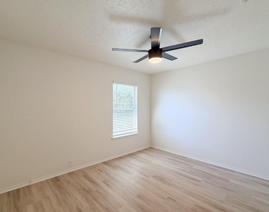 8516 Auburn Drive - Photo Thumbnail 26