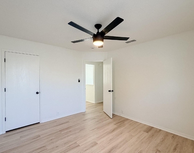 8516 Auburn Drive - Photo Thumbnail 24
