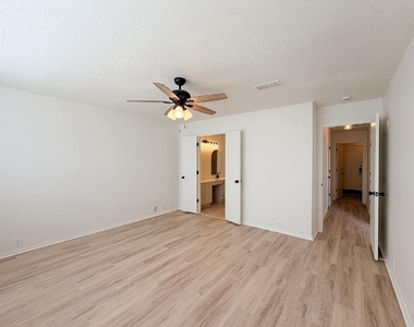8516 Auburn Drive - Photo Thumbnail 17