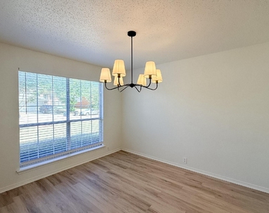 8516 Auburn Drive - Photo Thumbnail 8