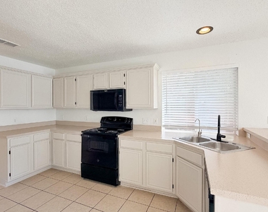 8516 Auburn Drive - Photo Thumbnail 10