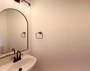 8516 Auburn Drive - Photo Thumbnail 22