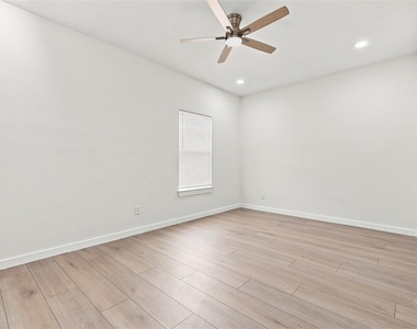 5715 Smiley Road - Photo Thumbnail 15