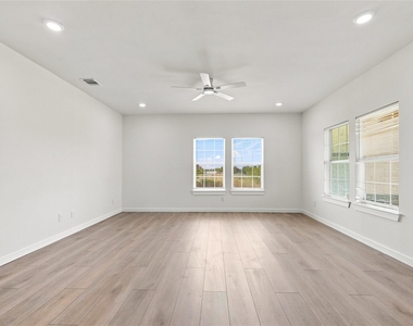5715 Smiley Road - Photo Thumbnail 8