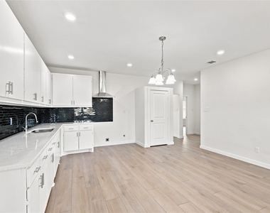 5715 Smiley Road - Photo Thumbnail 1