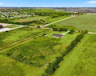 5715 Smiley Road - Photo Thumbnail 20