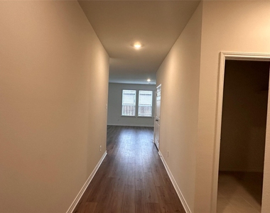 663 Saxony Drive - Photo Thumbnail 1