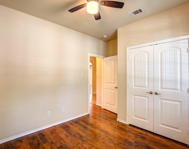 1109 Central Village Drive - Photo Thumbnail 31