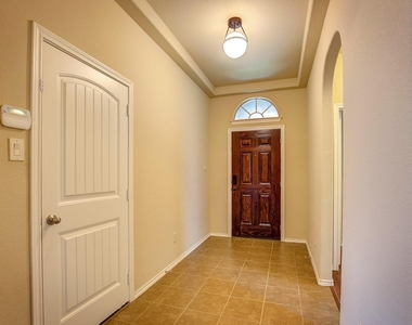 1109 Central Village Drive - Photo Thumbnail 5
