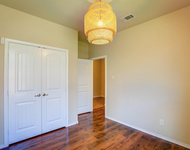 1109 Central Village Drive - Photo Thumbnail 35