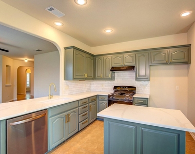 1109 Central Village Drive - Photo Thumbnail 13