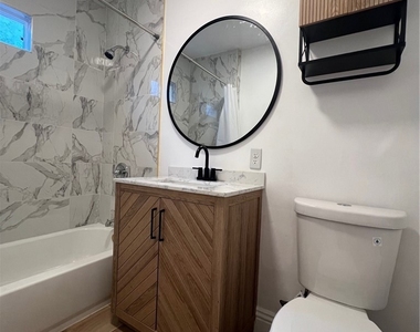 470 Walnut - Photo Thumbnail 9