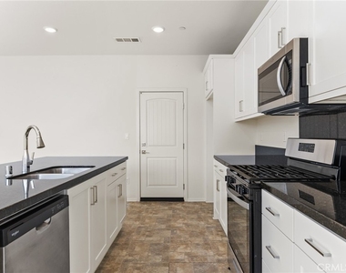 1820 Julie Drive - Photo Thumbnail 7