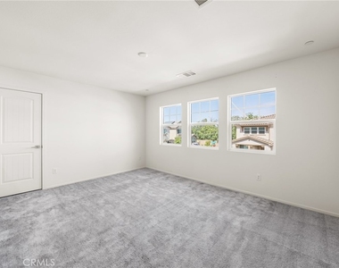 1820 Julie Drive - Photo Thumbnail 8