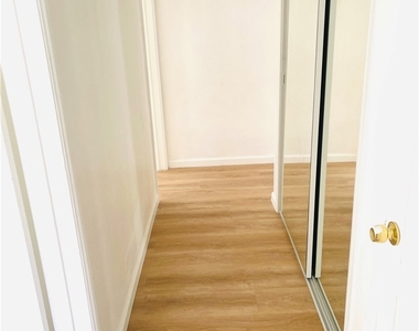 5754 Vineland Avenue - Photo Thumbnail 15