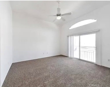 5200 Premiere Hills Circle - Photo Thumbnail 9